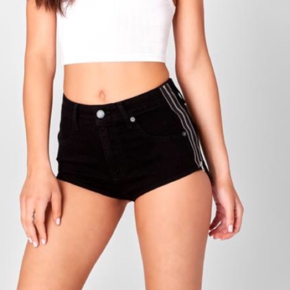 Carmar denim Aliena side zip shorts size 23